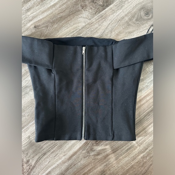 Vintage Off the Shoulder Top - Picture 2 of 7